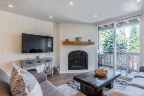 Highly updated 1 Bedroom plus den, 2 bath Crestview Unit 5 Sleeps up to 4 located near Canyon Lodge